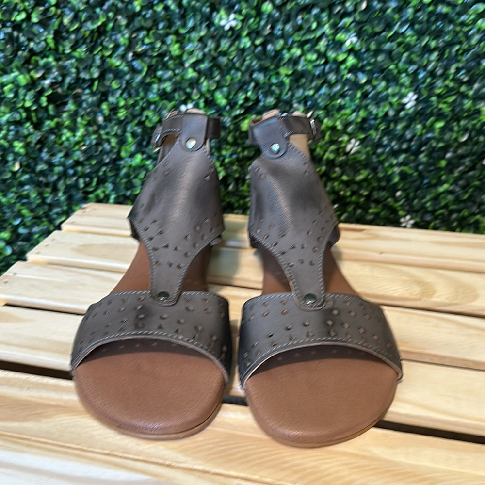 Bed Stu Roan Kit Cutout Sandals - Picture 3 of 6